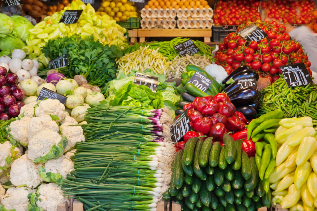 Eco-friendly Agriculture - Plastic-free veggies at the market
