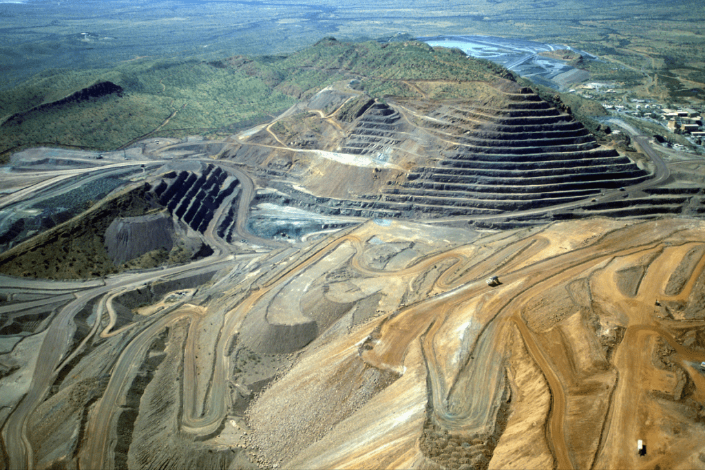 Lab-grown Diamonds - image of the stripped land around the Argyle Diamond Mine in Western Australia