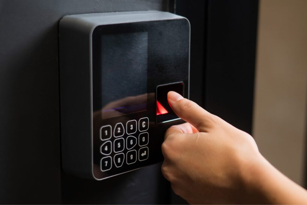 Smart lock with fingerprint sensor and pin code