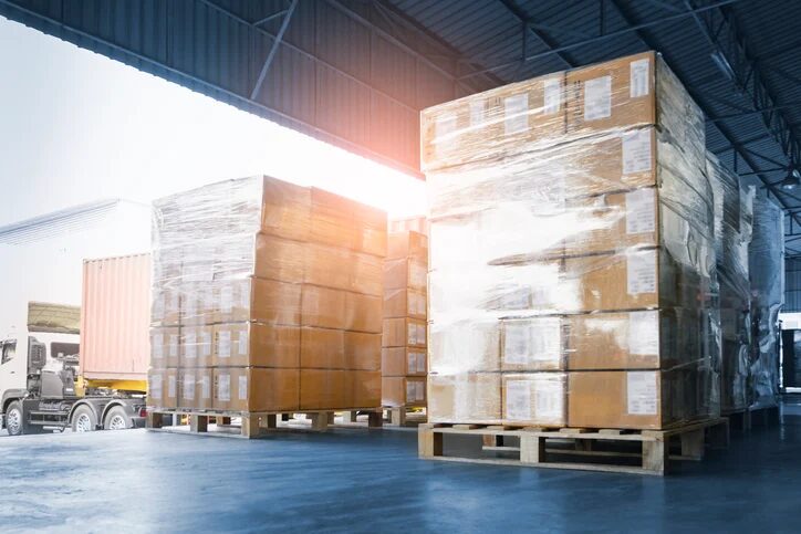 Warehouse with packed palettes